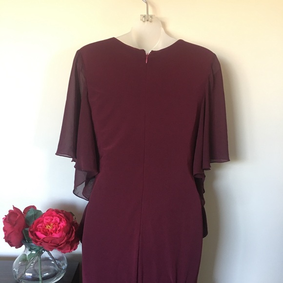 Le Chateau red flutter sleeve midi dress NWT - Picture 2 of 3
